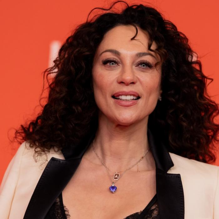 An ihrem 50. Geburtstag raubt sie ihren Fans im Bikini den Atem