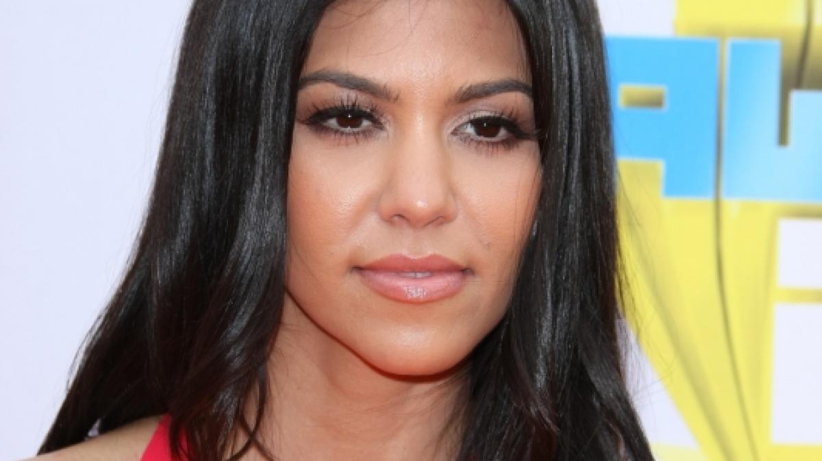 Kourtney Kardashian zeigt sich im Bikini. (Foto)