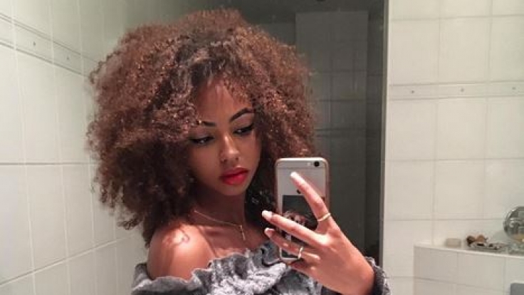 Debbie weiß ihre Reize einzusetzen. Das beschert ihr 8.000 Abonnenten auf Instagram.