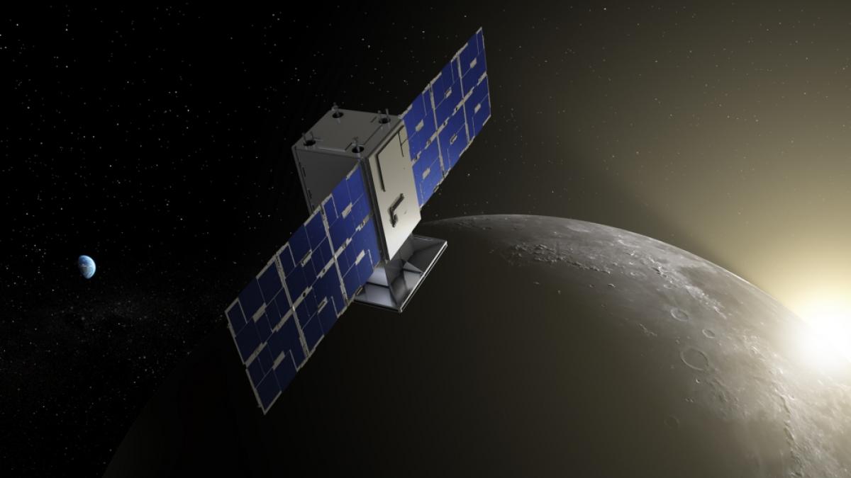 Die Illustration zeigt den Satelliten "Capstone" mit dem Mond im Hintergrund. (Foto)