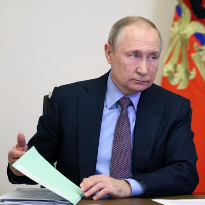 Geschwollenes Gesicht! Gebrechlicher Putin: 