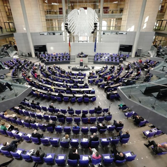 Höchstes Plus seit Jahren! Abgeordnete bekommen schon wieder mehr Geld