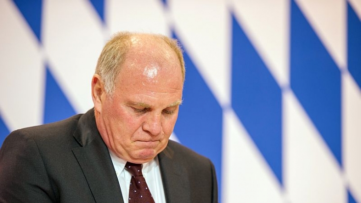 Verbrecher Uli Hoeneß: Der 62-Jährige will trotz seiner Steuersünden Bayern-Präsident bleiben.