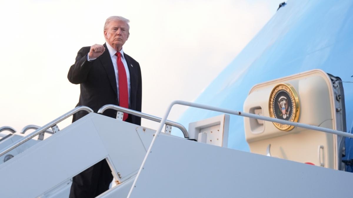 Donald Trump: Symbolische W&uuml;rdigung - Palm Beach Airport soll Trumps Namen tragen. (Foto)