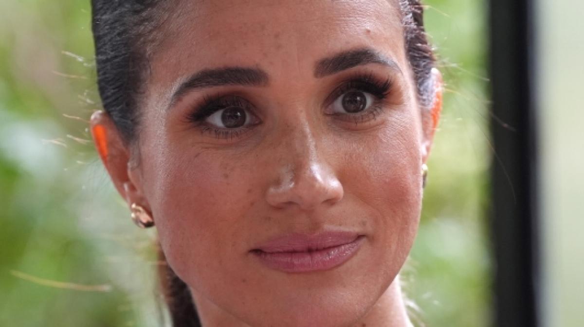 Meghan Markle hat sich mit ihrem neuesten Instagram-Werbeclip keinen Gefallen getan und den sch&ouml;nen Schein mit einem blamablen Fehler ruiniert. (Foto)