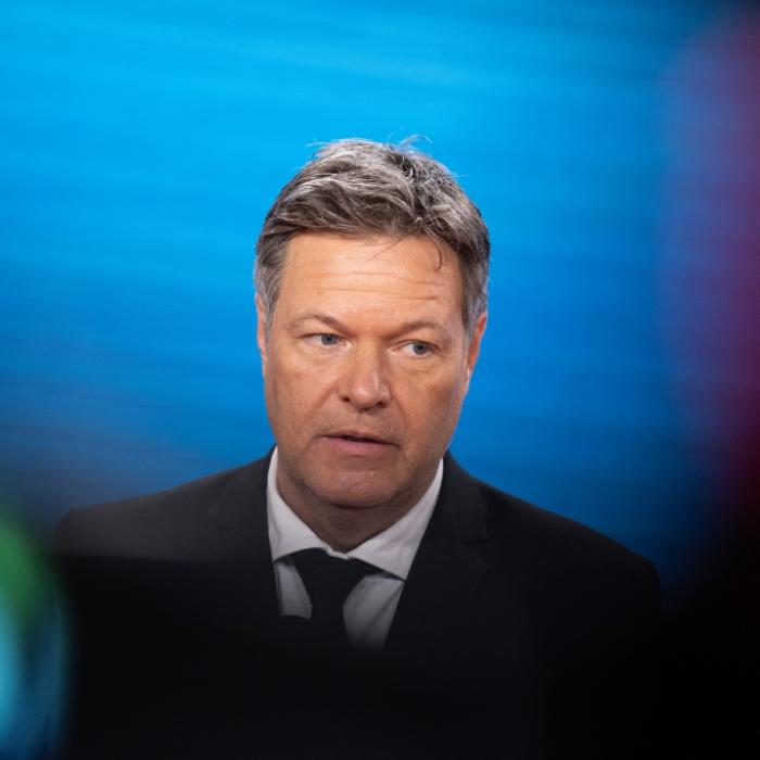Neue Dokumente aufgetaucht - Bricht der AKW-Skandal dem Grünen-Minister das Genick?