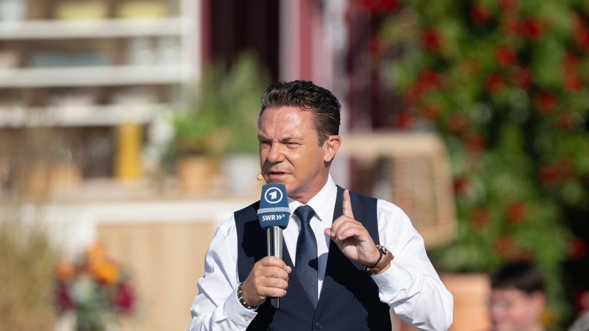 Stefan Mross (50) moderierte rund 30 Jahre lang im Ersten die beliebte Musik-Show "Immer wieder sonntags".&nbsp; (Foto)