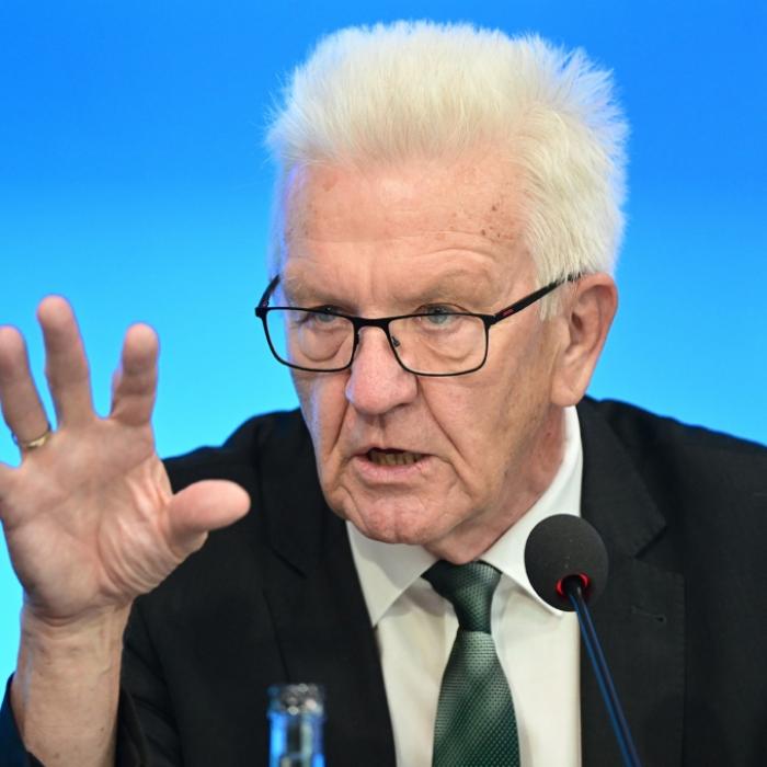 Grünen-Politiker mit Waschlappen-Schock / Super-Waffe gegen Russland / Asteroid in Erdnähe