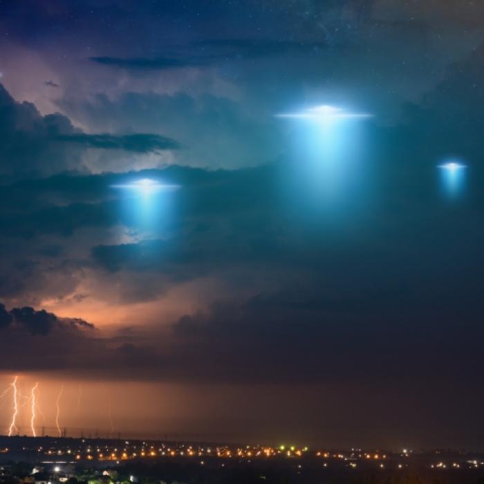 Alien-Fans rasten aus! Video soll UFO über Regierungsgebäude zeigen