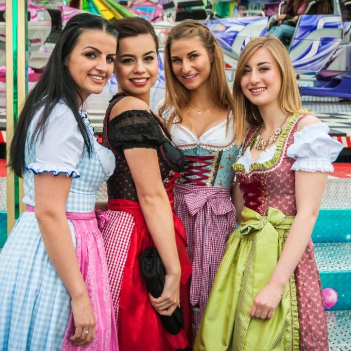Single oder vergeben? Das ist der ultimative Trachtenkleid-Guide zur Wiesn