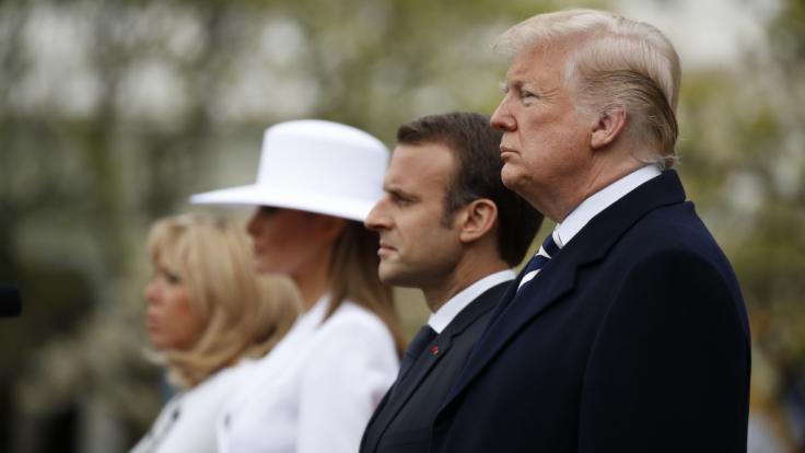 Donald Trump und seine Frau Melania haben Emmanuel und Brigitte Macron empfangen.