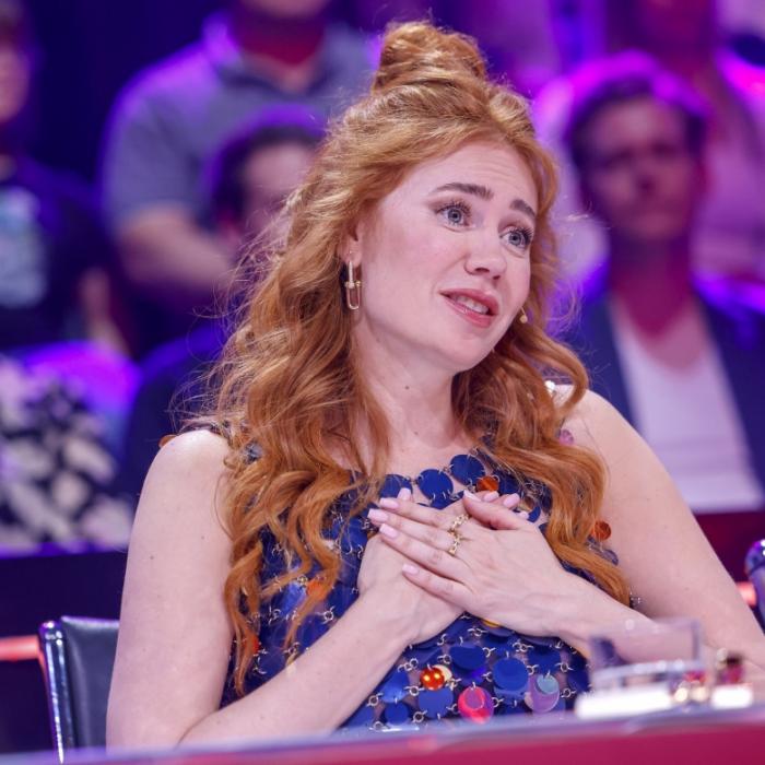 HIER ist die Moderatorin im Fernsehen zu sehen