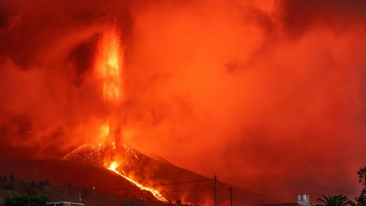 Der Vulkan auf La Palma brodelt weiter: Die Sorge vor einem m&ouml;glichen Tsunami w&auml;chst. (Foto)