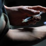 Die Horror-Droge Krokodil ist extrem fies - sie lässt Abhängige von innen verfaulen.