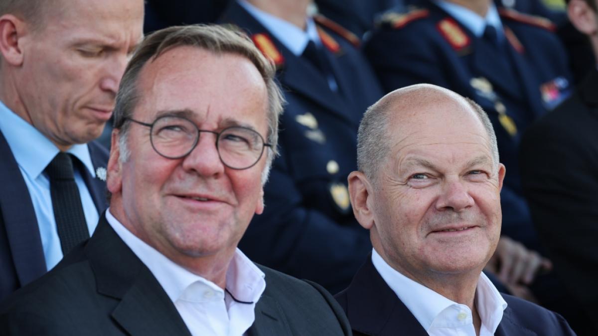 Hamburger SPD-Politiker w&uuml;rden lieber Boris Pistorius (l.) anstelle von Olaf Scholz als Kanzlerkandidat der eigenen Partei sehen. (Foto)
