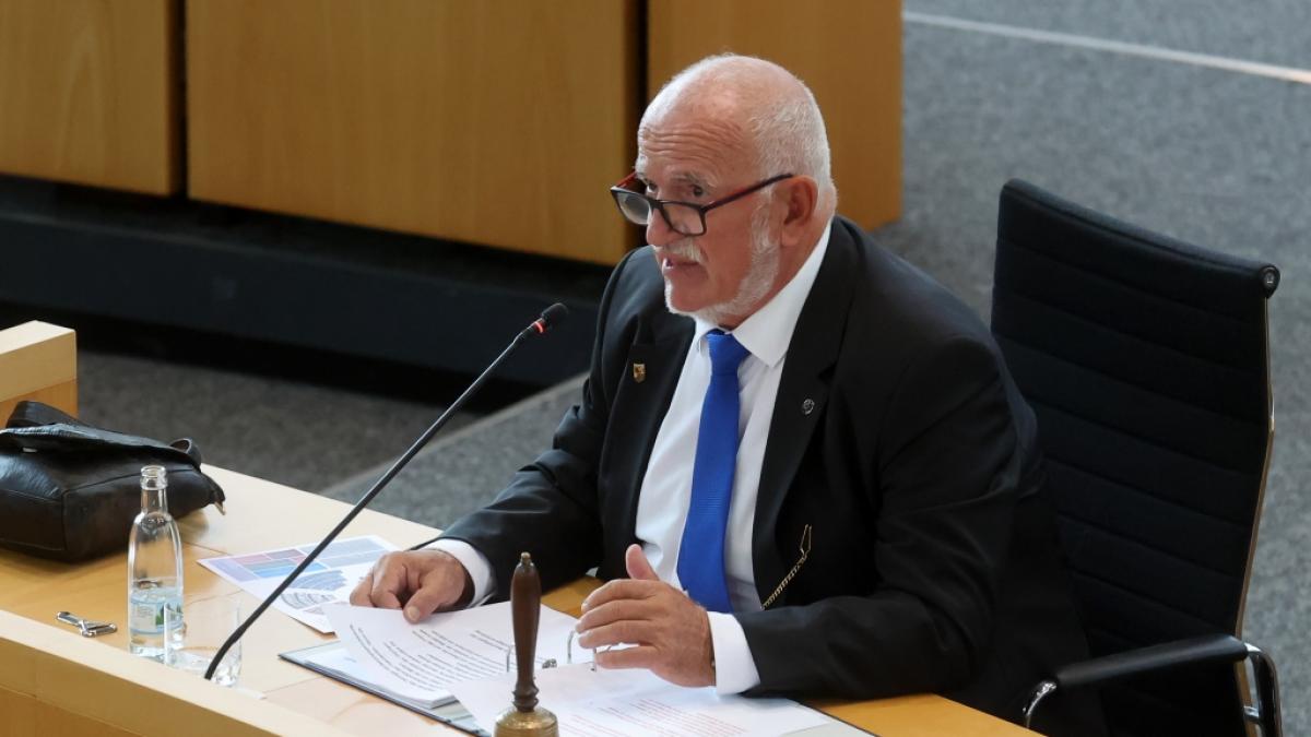 Alterspr&auml;sident J&uuml;rgen Treutler (AfD) sorgte bei der Wahl zum Landtagspr&auml;sidenten im Th&uuml;ringer Landtag f&uuml;r Emp&ouml;rung. (Foto)