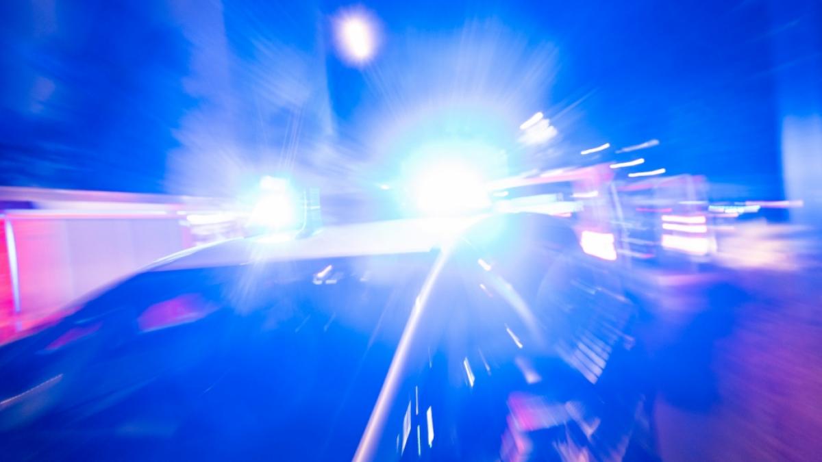 In Schorndorf bei Stuttgart ist ein Kind leblos in einem Auto entdeckt worden. Ersten Ermittlungen der Polizei zufolge wurde es von seiner Mutter im Fahrzeug vergessen (Symbolfoto). (Foto)