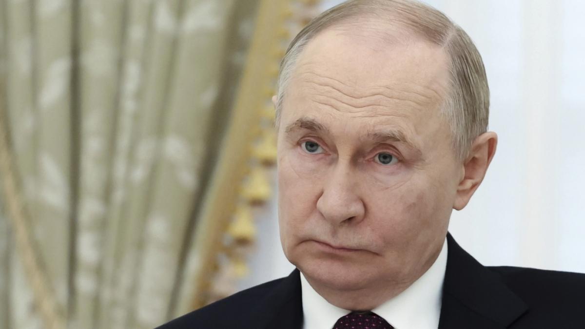 F&uuml;r Wladimir Putin k&ouml;nnten die weiter sinkenden &Ouml;lpreise nach der Waffenruhe zwischen dem Iran und Israel ein Problem darstellen. (Foto)
