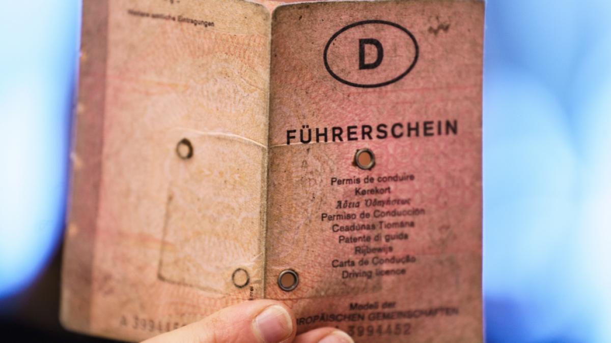 Bis 2033 m&uuml;ssen Millionen von F&uuml;hrerscheinen umgetauscht werden, damit sie f&auml;lschungssicherer sind. (Foto)