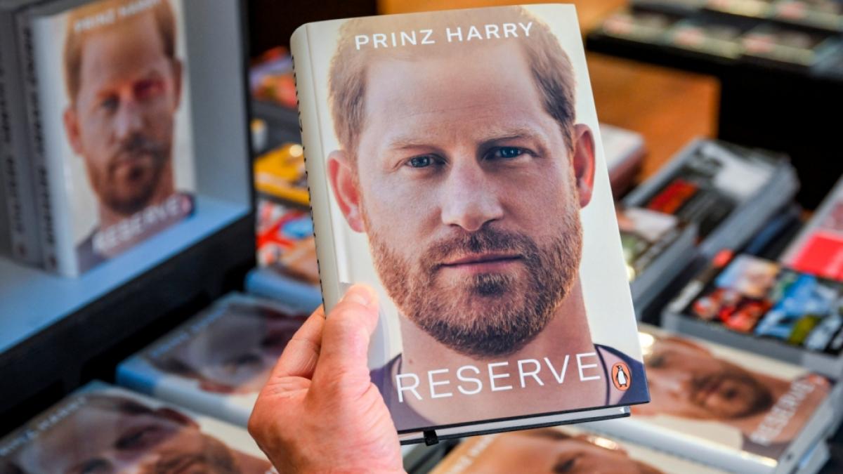 In seinen Memoiren "Spare" nimmt es Prinz Harry mit der Wahrheit nachweislich nicht allzu genau. (Foto)