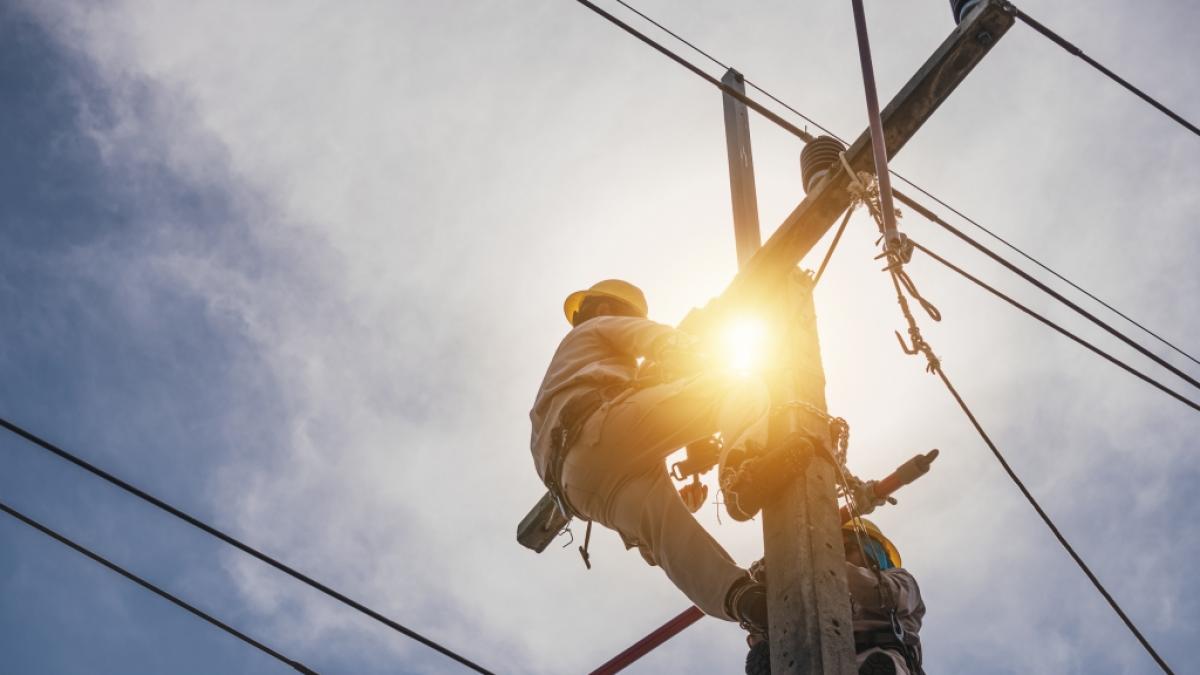 Die Stromnetzbetreiber arbeiten stetig am ordnungsgem&auml;&szlig;en Betrieb des Stromnetzes. (Foto)