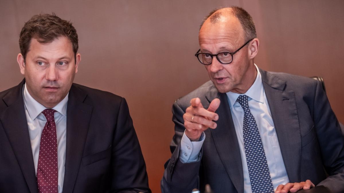 Bundeskanzler Friedrich Merz und SPD-Parteivorsitzender Lars Klingbeil sind sich offenbar einig. Ein neues Reformpaket soll kommen. (Foto)