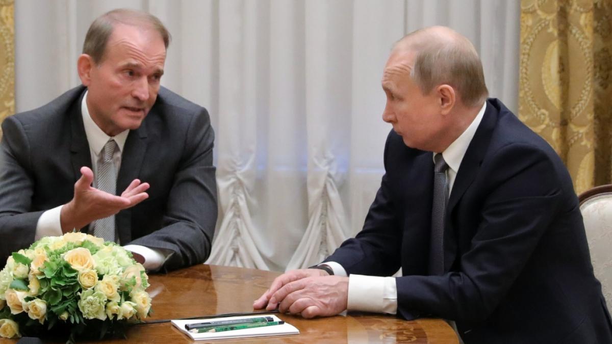 Wiktor Medwedtschuk (links) gilt als Verb&uuml;ndeter von Wladimir Putin. (Foto)