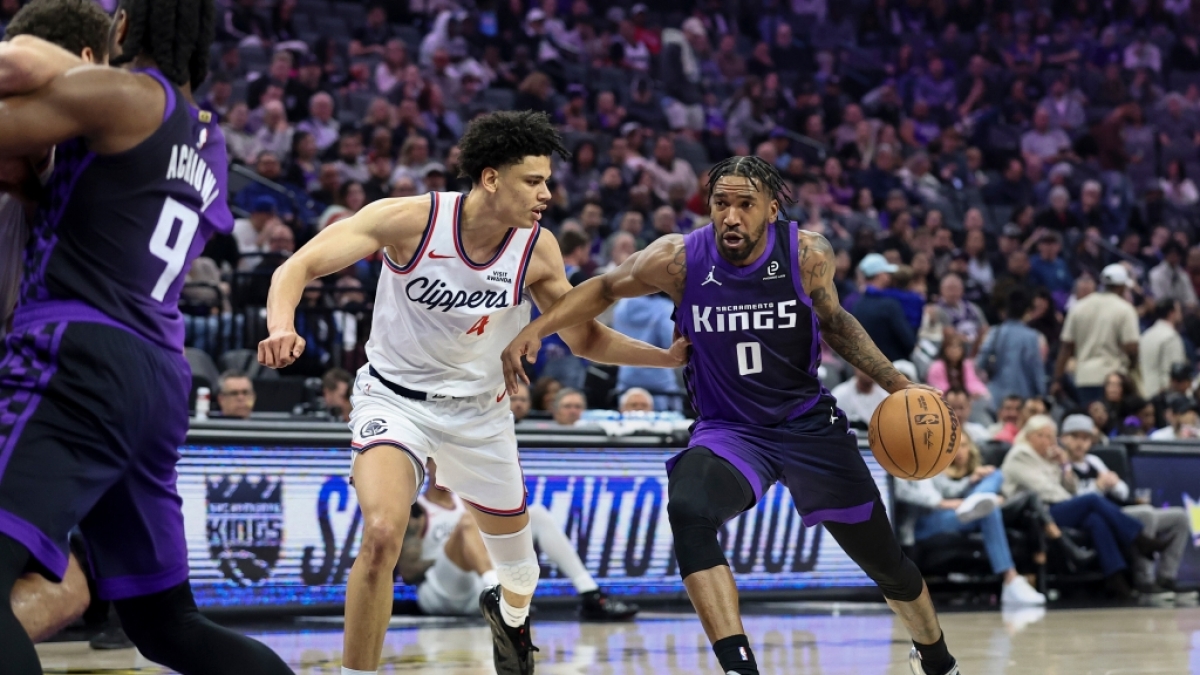 Malik Monk von den Sacramento Kings zieht zum Korb gegen Kobe Sanders von den Los Angeles Clippers, am 07.02.2026. (Symbolbild) (Foto)