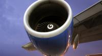 An einem US-amerikanischen Regionalflughafen ist ein Mitarbeiter der Gepäckverladung in eine Flugzeugturbine geraten und tödlich verletzt worden (Symbolfoto).