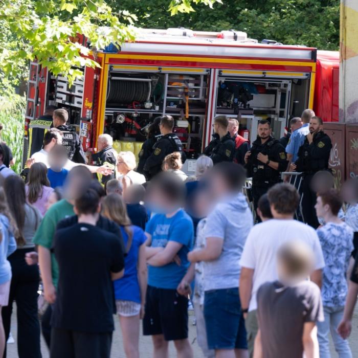 Messerattacke an Schule! Junge (8) schwer verletzt - Täter im künstlichen Koma