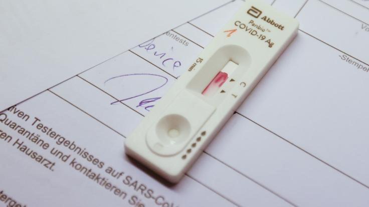Das Robert-Koch-Institut verzeichnete am 16.02.2021 3.856 neue Corona-Infektionen sowie 528 weitere Todesfälle im Zusammenhang mit Covid-19. Das Robert-Koch-Institut verzeichnete am 16.02.2021 3.856 neue Corona-Infektionen sowie 528 weitere Todesfälle im Zusammenhang mit Covid-19. (Foto)