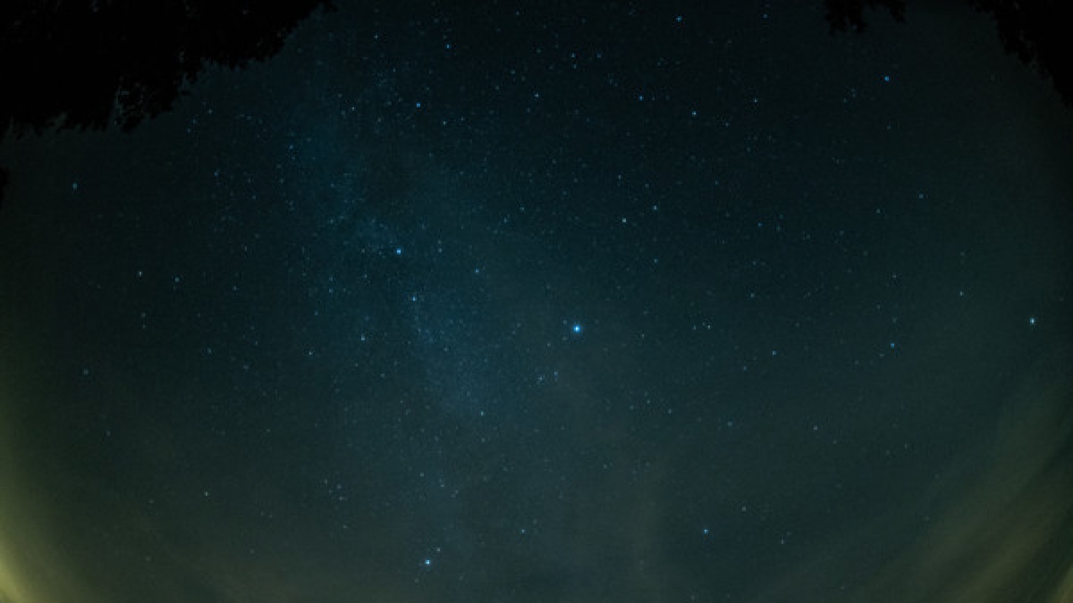 Im Februar sind nur wenige Sternschnuppen am Himmel sichtbar. (Foto)