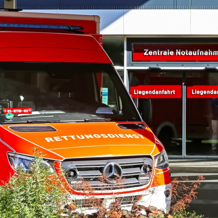 DIESE Apotheken, Notaufnahmen haben am Montag geöffnet