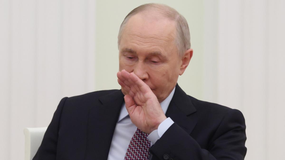 Schon wieder brennt eine russische &Ouml;lraffinerie - Wladimir Putin muss erneut einen R&uuml;ckschlag im Bereich der russischen Infrastruktur hinnehmen. (Foto)