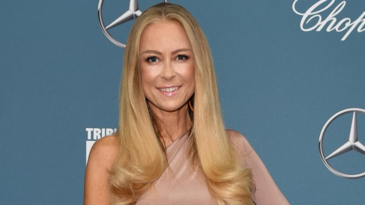 Jenny Elvers teilte ein altes Bild mit ihren Fans. (Foto)