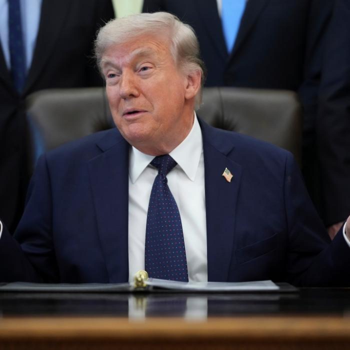 Militärwohnungen für Kabinettsmitglieder? US-Präsident überrascht mit Eingeständnis