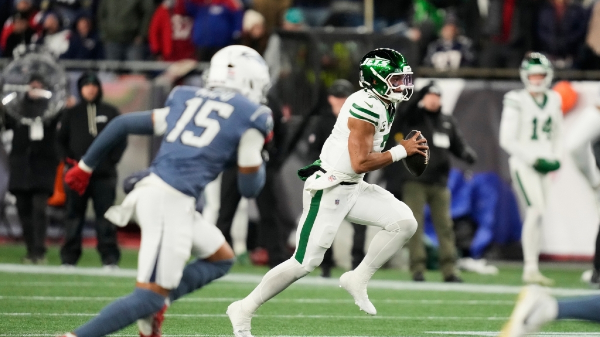 Justin Fields von den New York Jets l&auml;uft mit dem Ball, am 13.11.2025. (Symbolbild) (Foto)