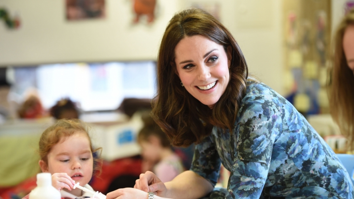 Es ist nicht zu &uuml;bersehen: In der Gesellschaft von Kindern bl&uuml;ht Herzogin Kate regelrecht auf. (Foto)