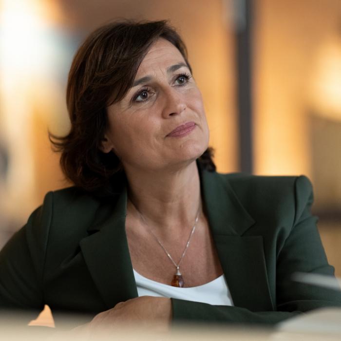 Welche Themen und Gäste hat Sandra Maischberger im Ersten?
