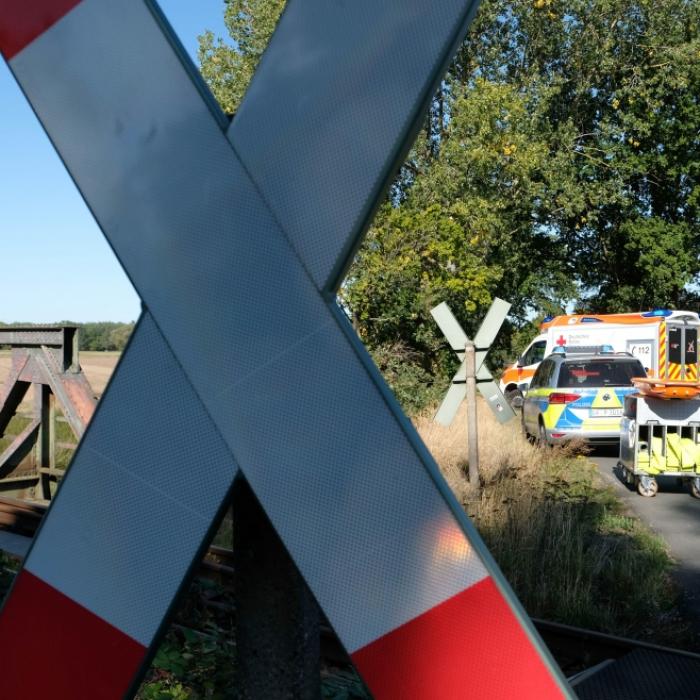43-Jähriger unachtsam - von Zug erfasst - tot
