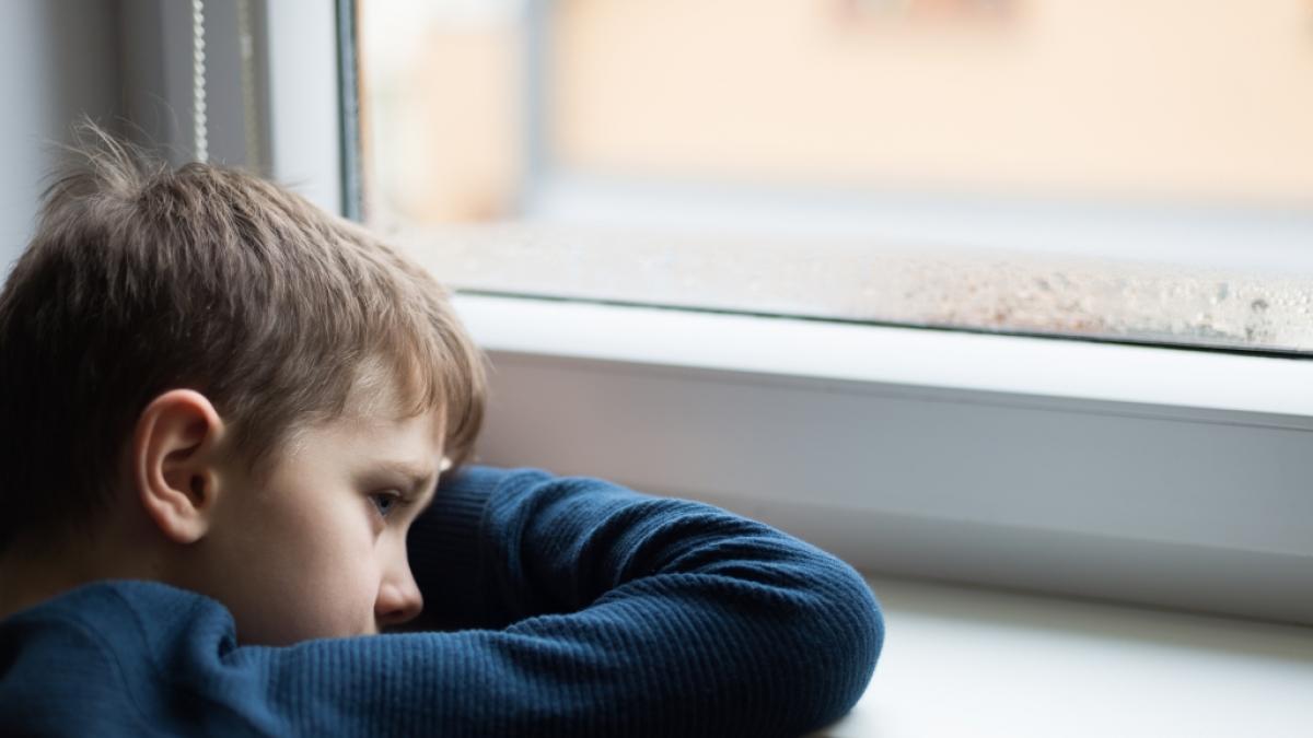Ein Junge ist im Wahn aus dem Fenster gesprungen. (Symbolfoto) (Foto)