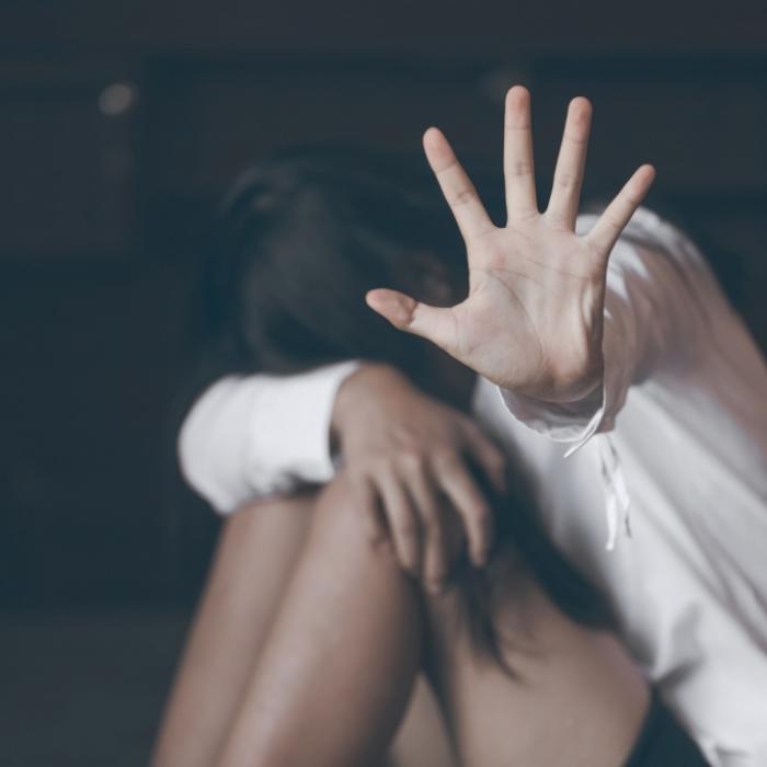 Mädchen (14) auf Schulweg entführt, betäubt und vergewaltigt