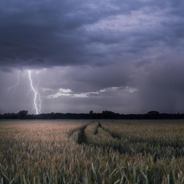 Kaltfront knallt Hitze weg - Meteorologen warnen vor Gewitter und Tornados