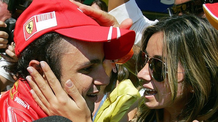 Ihm scheint sein Ritual (siehe Textstrecke) kein Glück zu bringen: Felipe Massa hat seit 2008 kein Rennen mehr gewonnen.