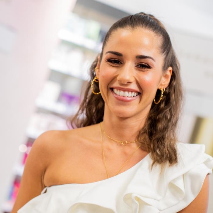 Sexy Wüstenfee mit Knack-Po! Fans rasten völlig aus