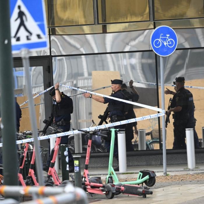 Schüsse in Einkaufszentrum! Ein Toter, Verdächtiger (15) gefasst