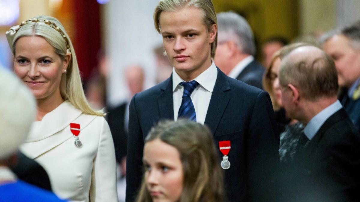 Der Wirbel um Marius Borg H&oslash;iby rei&szlig;t nicht ab: Berichten zufolge soll der Sohn von Norwegens Kronprinzessin Mette-Marit im Gef&auml;ngnis ausgerastet sein und sich selbst verletzt haben. (Foto)