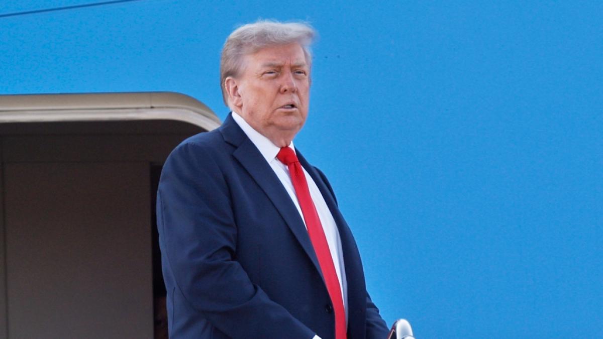 Einkommensschwache Amerikaner geben Donald Trump in einer aktuellen Umfrage einen weiteren Denkzettel. (Foto)
