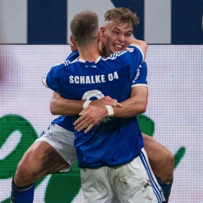 Karaman-Elfer sichert Schalker erlösenden Zittersieg