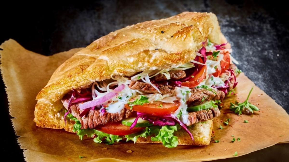 Zahlreiche Salmonelleninfektionen k&ouml;nnten mit D&ouml;nerfleisch im Zusammenhang stehen. (Symbolfoto) (Foto)